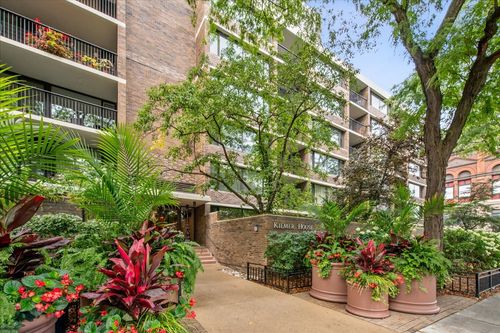 apt-305k-1555 N Sandburg Ter, Chicago, IL, 60610-1367 | Card Image