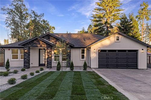 8470 Montna Dr, Paradise, CA, 95969-2452 | Card Image