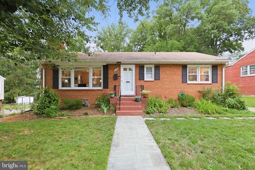 6133 9th Rd N, ARLINGTON, VA, 22205-1609 | Card Image