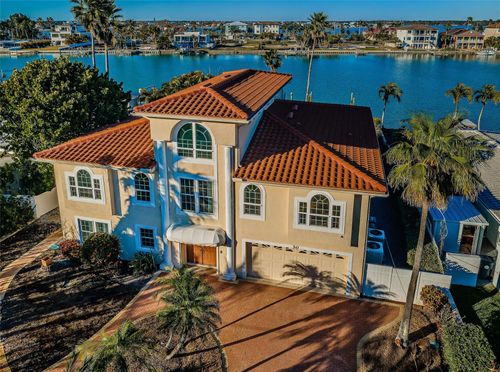 30 Dolphin Dr, TREASURE ISLAND, FL, 33706-3113 | Card Image