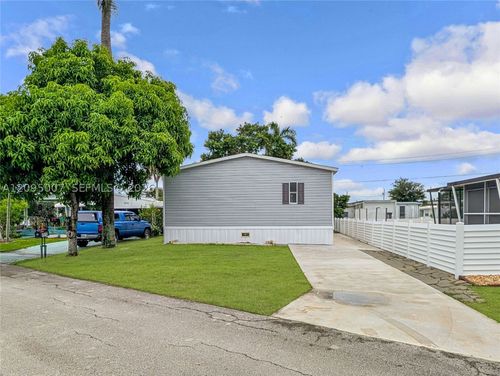 1910 Sw 85th Ave, Davie, FL, 33324-5233 | Card Image