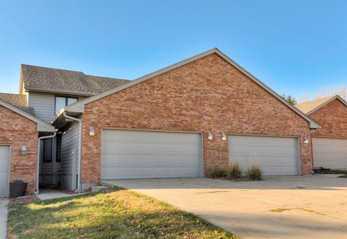 702 58th St, West Des Moines, IA, 50266-6003 | Card Image