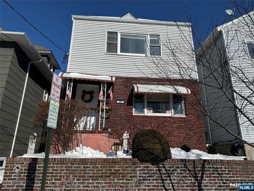289 Grove St, East Rutherford, NJ, 07073-1755 | Card Image