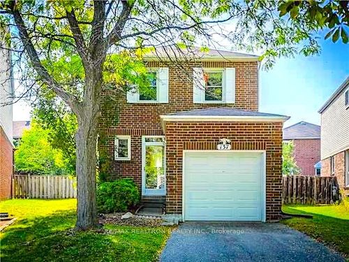 137 Glenmanor Way, Thornhill, ON, L4J3A3 | Card Image