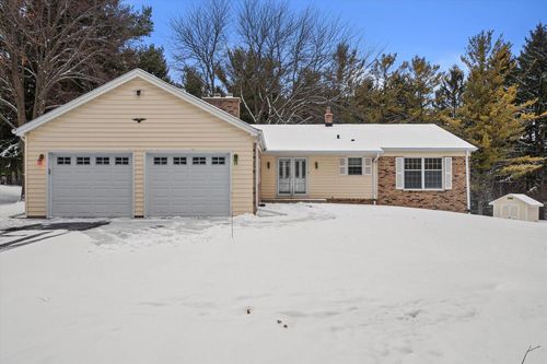 11120 Hidden Valley Drive, Cedarburg, WI, 53012 | Card Image