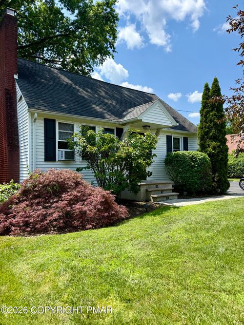 467 N 8th St, Stroudsburg, PA, 18360-1826 | Card Image