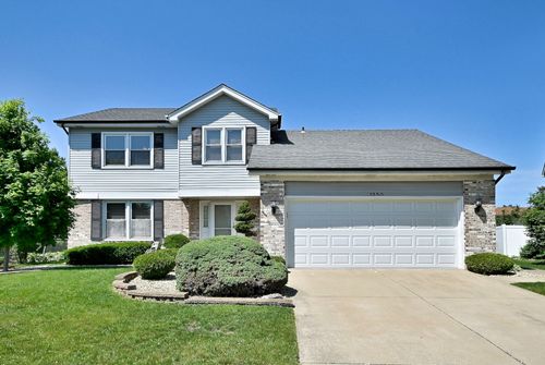 1350 W Barnwall Dr, Addison, IL, 60101-3142 | Card Image