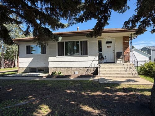 5206 61 Ave, Ponoka, AB, T4J1E8 | Card Image