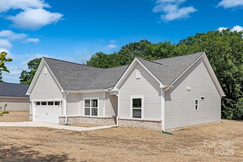 4478 Pebblebrook Cir Sw, Concord, NC, 28027-8902 | Card Image