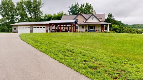 W25757 Bear Coulee Rd, Trempealeau, WI, 54661-8306 | Card Image