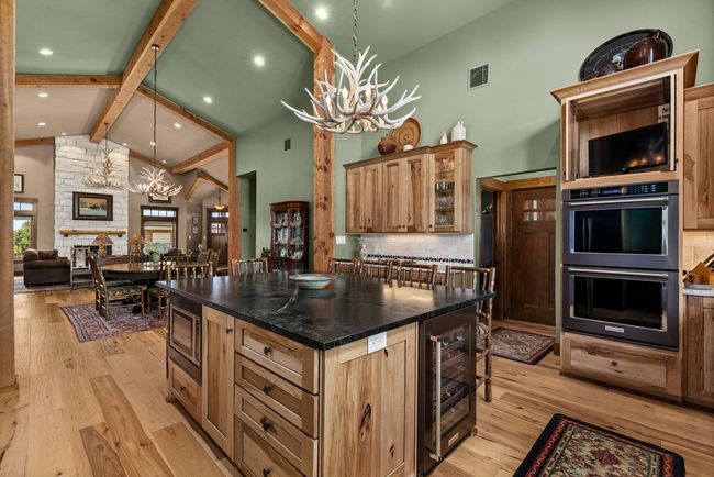 115 Trophy Oak Pt, Home with 5 bedrooms, 5 bathrooms and 3 parking in Fredericksburg TX | Image 15