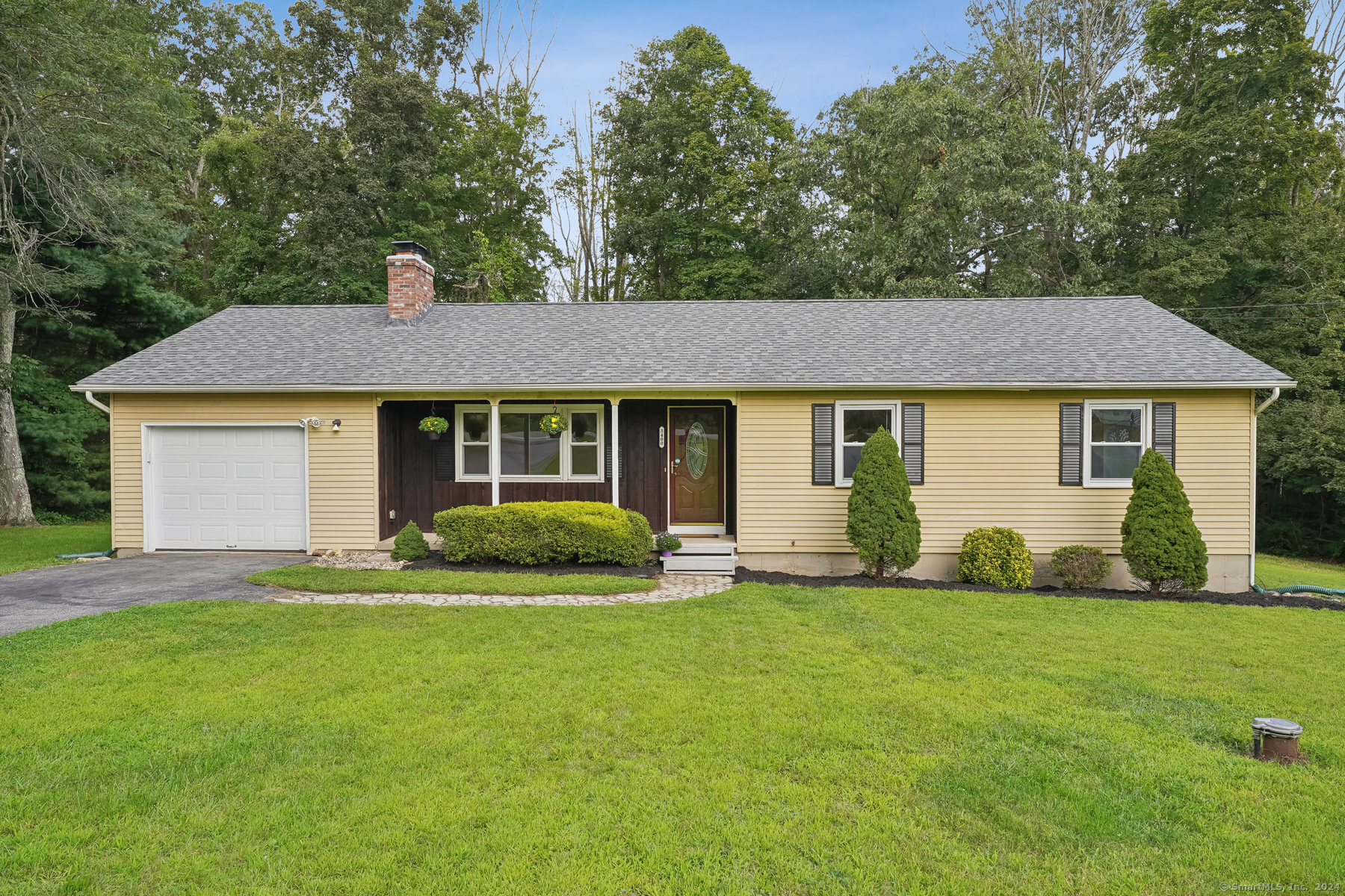Main St, Coventry, CT 06238