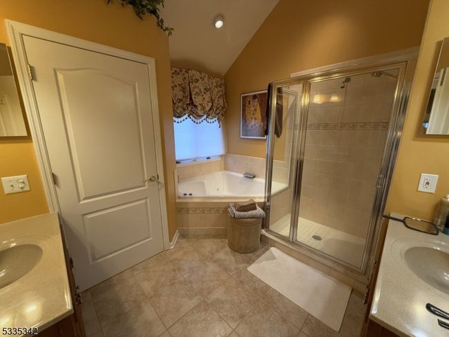 4 Sevell Cir, Townhouse with 3 bedrooms, 2 bathrooms and null parking in Clark NJ | Image 20