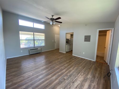 307-701 W Sycamore St, Denton, TX, 76201-5942 | Card Image