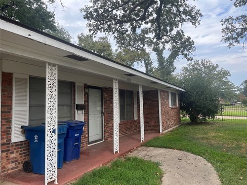 2024 Caroline St, Shreveport, LA, 71108-2216 | Card Image