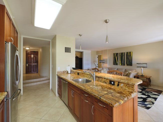 704 - 50 Nohea Kai Dr, Condo with 2 bedrooms, 2 bathrooms and null parking in Lahaina HI | Image 19