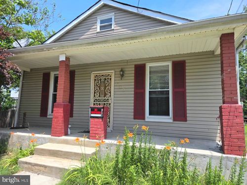 809 Eastern Ave, FAIRMOUNT HEIGHTS, MD, 20743-1307 | Card Image