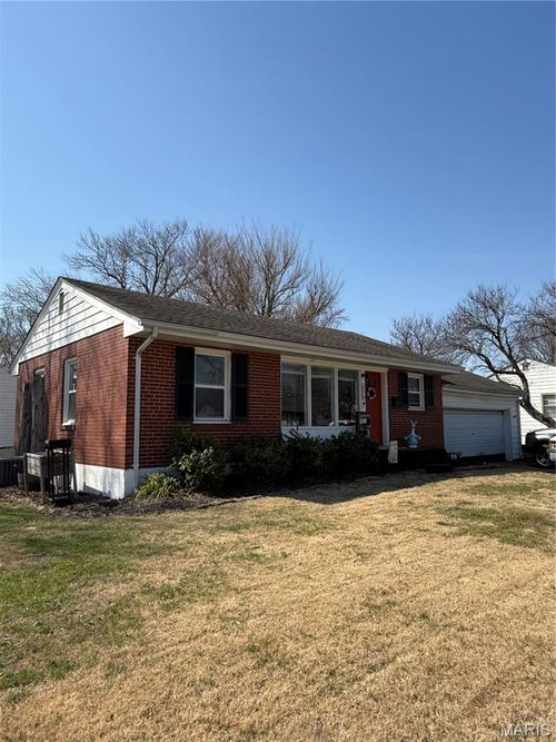 210 Saint Florent Ln, Florissant, MO, 63031-7834 | Card Image