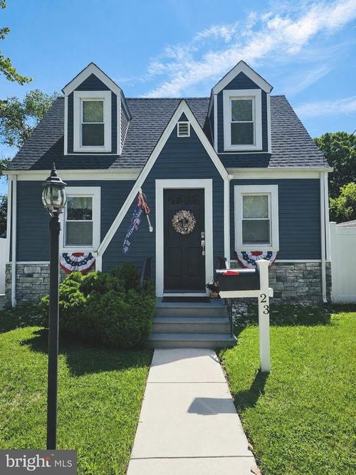 23 Riley Ave, Hamilton, NJ, 08610-1925 | Card Image