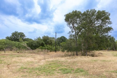 9 Tenny Crk, Lockhart, TX, 78644 | Card Image