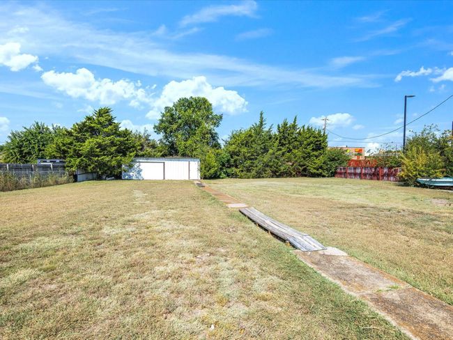 513 Bluebonnet Ln, House other with 3 bedrooms, 2 bathrooms and null parking in Red Oak TX | Image 11
