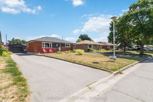 124 Susan Ave, London, ON, N5V2G4 | Card Image