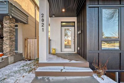 2021 17 Ave Nw, Home with 4 bedrooms, 3 bathrooms and 2 parking in Calgary AB | Image 2