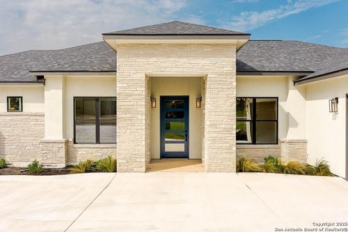 2089 Summit Crest Dr, Kerrville, TX, 78028-8921 | Card Image