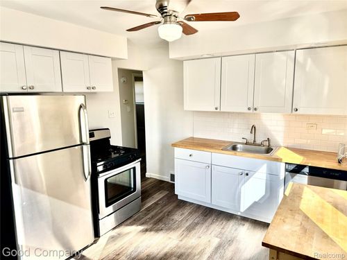 18846 Poinciana, Redford, MI, 48240-2033 | Card Image