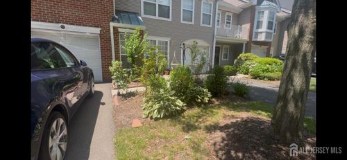 9 Henry Ct, Plainsboro, NJ, 08536-2038 | Card Image