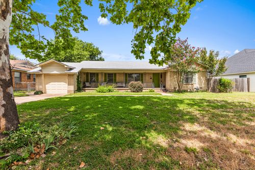 913 Longfellow St, Waco, TX, 76710-4747 | Card Image