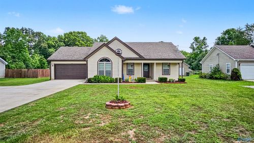 15530 Curtis Ln, Athens, AL, 35611-7788 | Card Image