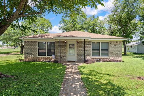 386 W Main St, Elm Mott, TX, 76640-3439 | Card Image