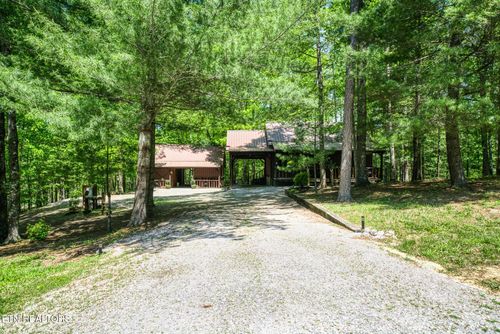 340 Spruce Creek Dr, Jamestown, TN, 38556-6800 | Card Image