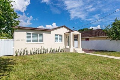 1521 Nw 59th St, House other with 3 bedrooms, 2 bathrooms and null parking in Miami FL | Image 3