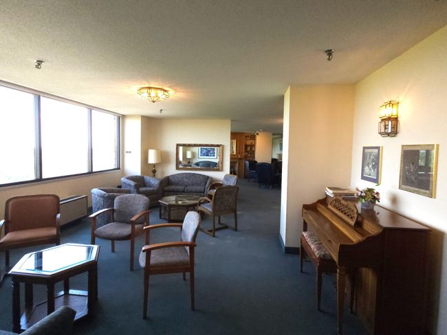 Large party room amenity | Image 15