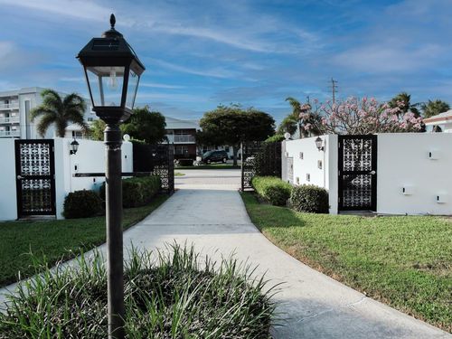 apt-9-136 Yacht Club Dr, North Palm Beach, FL, 33408-3929 | Card Image