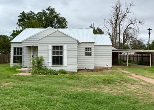 203 S Grain St, Crosbyton, TX, 79322-2121 | Card Image
