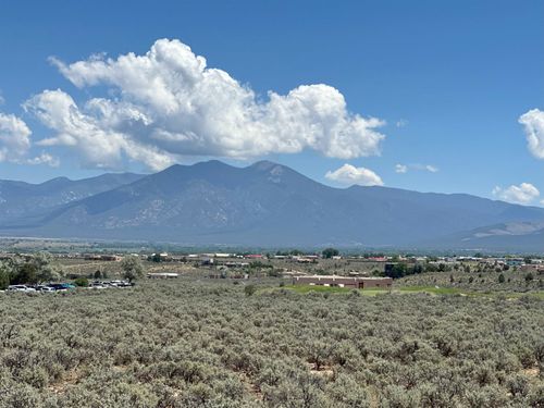 36 Golf Course Dr, Ranchos De Taos, NM, 87557-7914 | Card Image