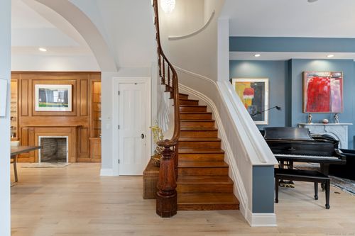 93 Elm St, Hartford, CT, 06106-1633 | Card Image