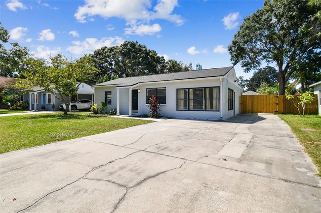 4007 S Renellie Dr, House other with 4 bedrooms, 2 bathrooms and null parking in TAMPA FL | Image 4
