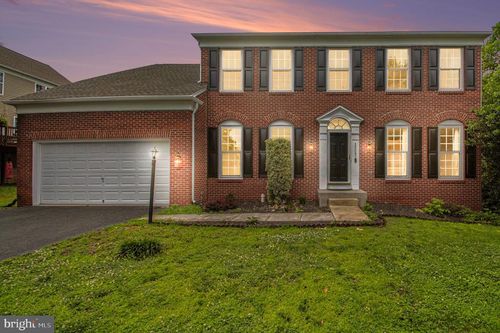 15082 Stepping Stone Dr, HAYMARKET, VA, 20169-3302 | Card Image