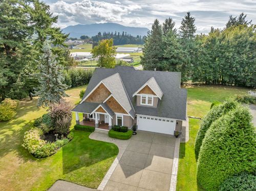 487 Mckenzie Rd, Abbotsford, BC, V2S7N4 | Card Image