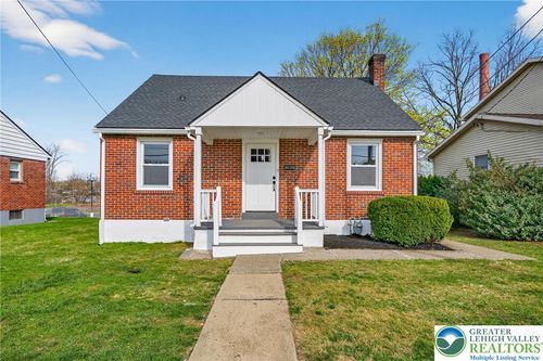 714 Fernwood St, BETHLEHEM, PA, 18018-4410 | Card Image