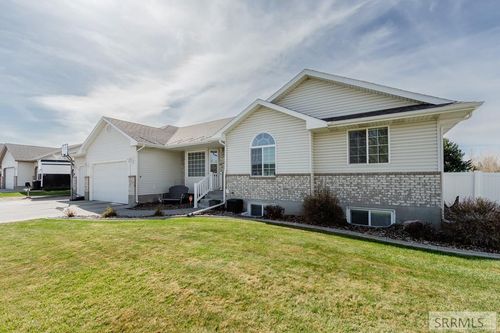 4308 Birchwood Cir, Ammon, ID, 83406-4653 | Card Image