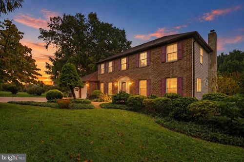 2 Nashua Dr, WEST GROVE, PA, 19390-9545 | Card Image