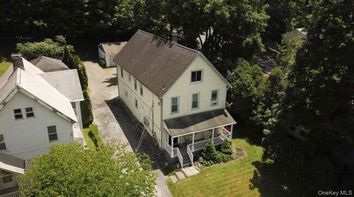 3 White St, Highland, NY, 12528-1634 | Card Image