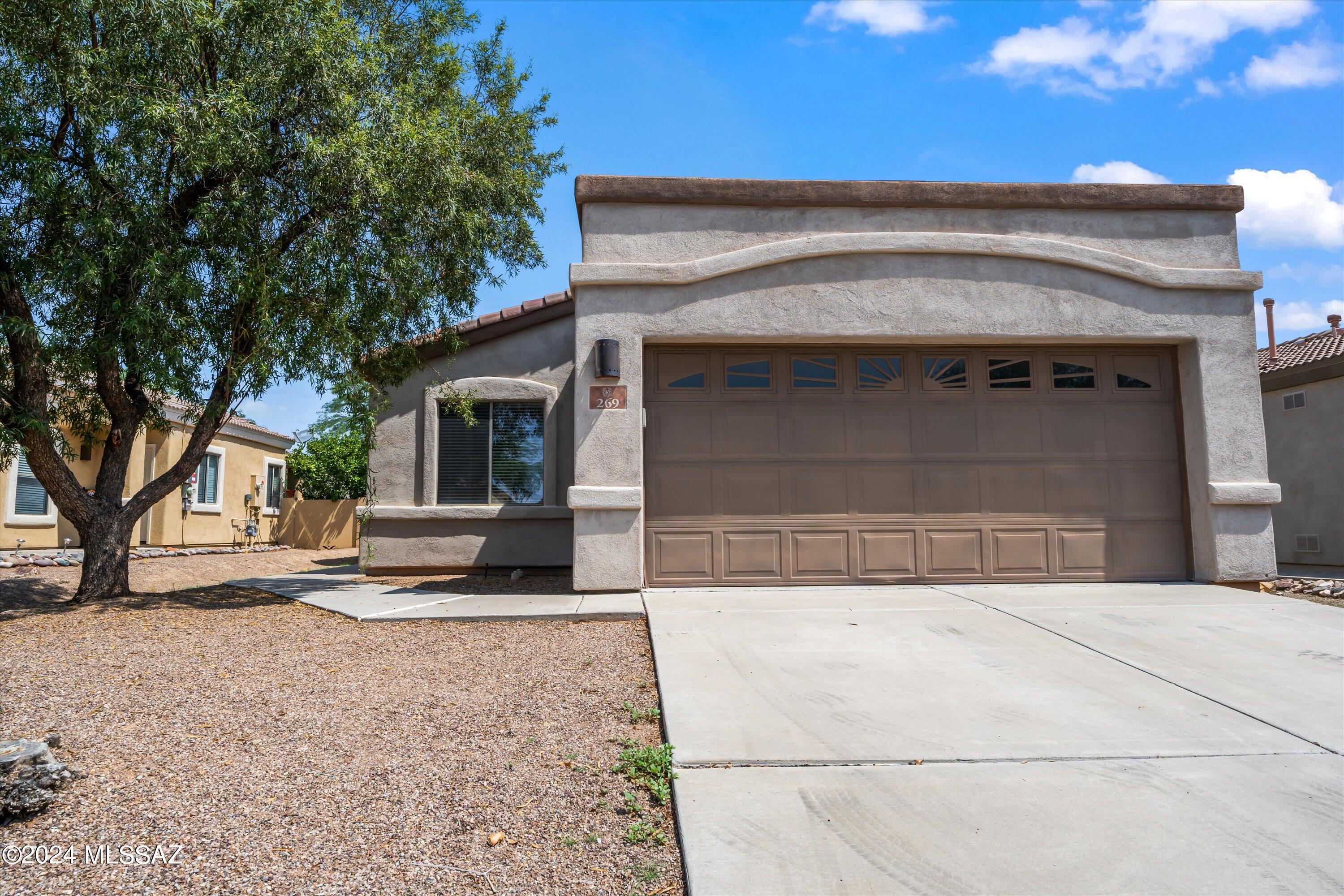 Placita Nubes Blancas , Sahuarita, AZ 85629