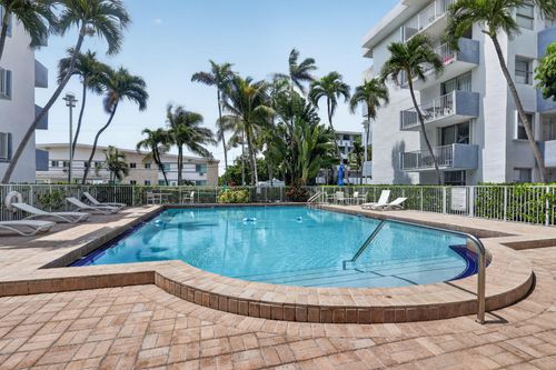 415-1801 S Treasure Dr, North Bay Village, FL, 33141-4390 | Card Image