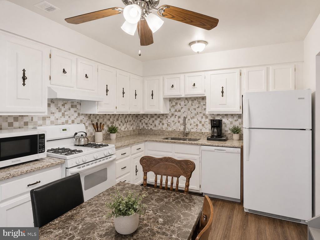 Residential in WOODBRIDGE 3